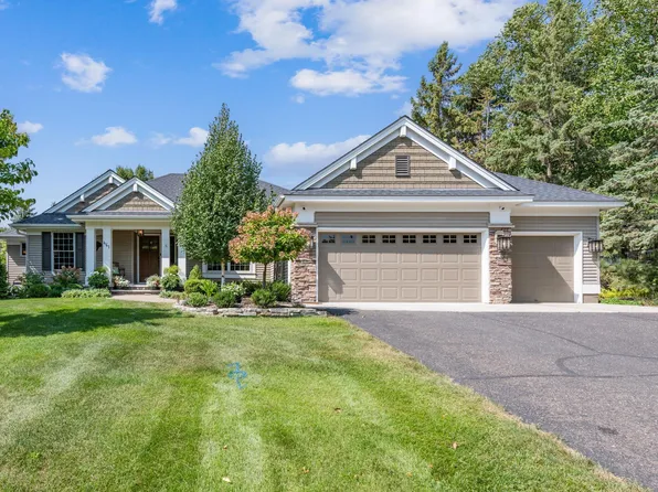 461 Vadnais Lake Dr, Vadnais Heights, MN 55127