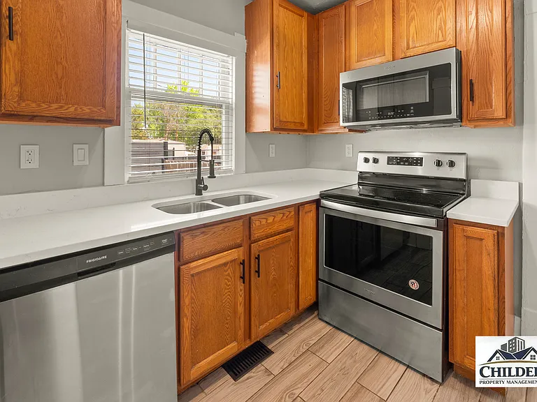 202 N Hooker St — Photo 13