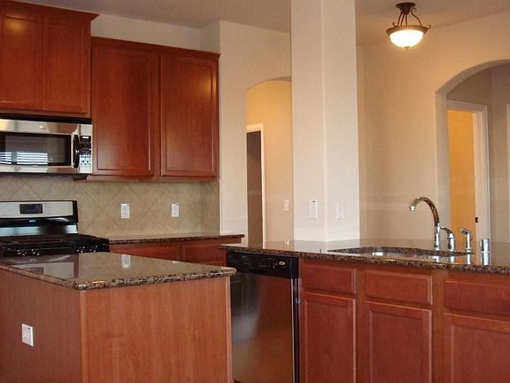 3rd image of 1441 Crescent Valley Dr