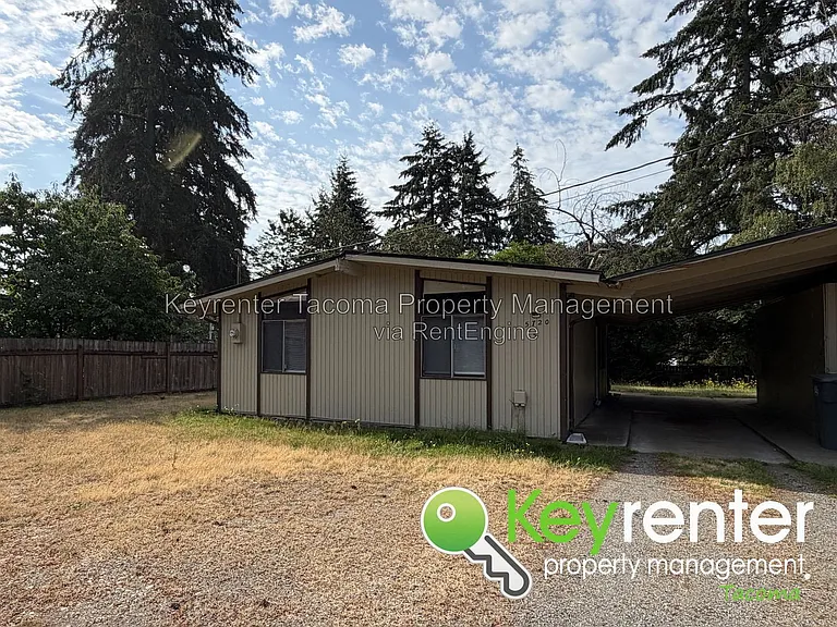 5720 62nd St W #3 — Photo 13
