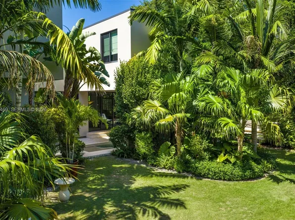 7851 SW 48th Pl, Coral Gables, FL 33143