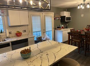 39 Morton St, Springfield, MA 01119