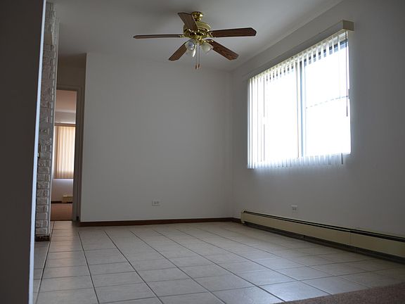 4th image of 1440 Willow Ln APT 1