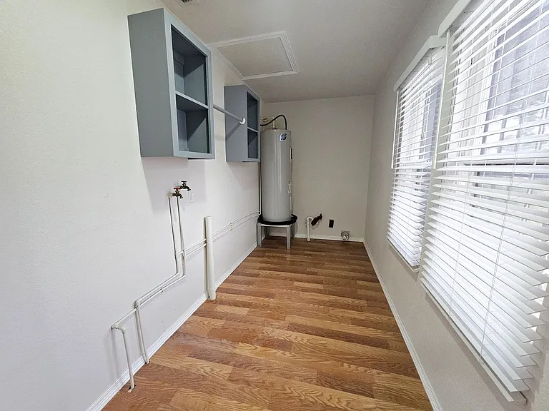 317 E Ebony St — Photo 13