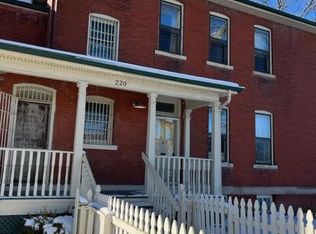 220 N 1st Ave, Winterset, IA 50273