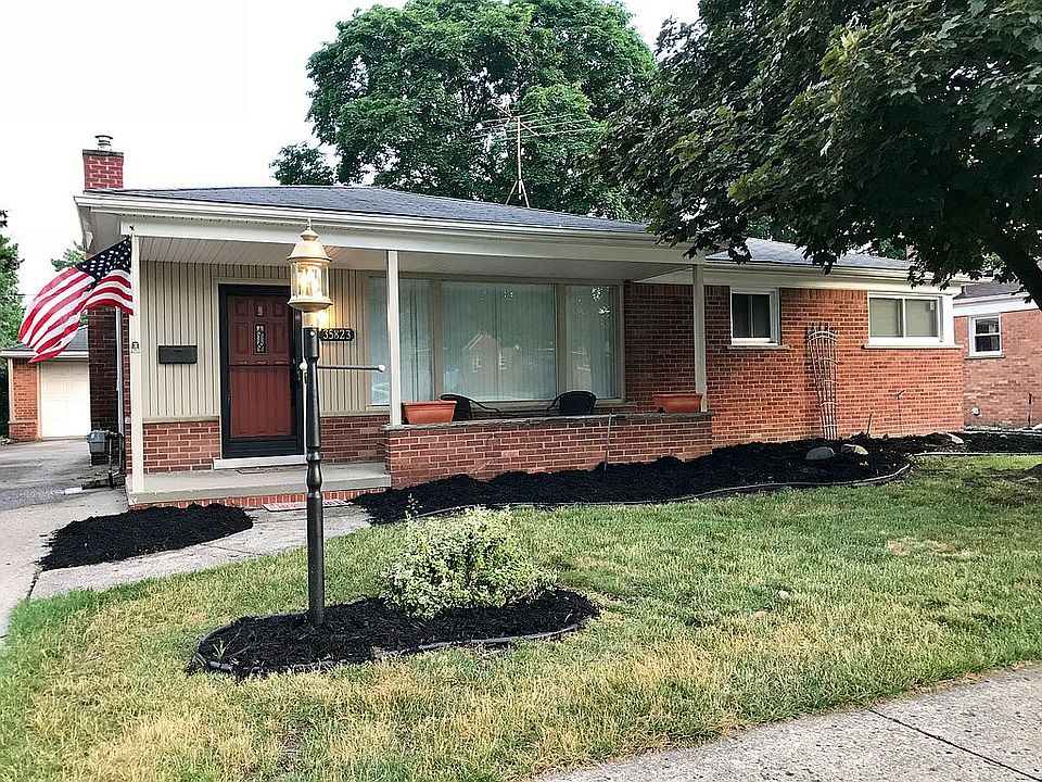 1st image of 35823 Parkdale St