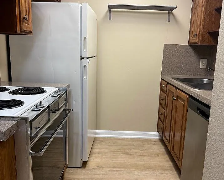 2529 Rio Grande St #96 — Photo 6