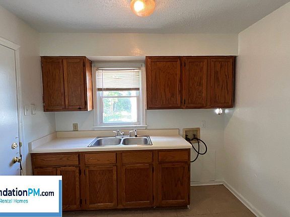 3rd image of 2681 Donna Ave