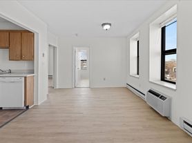 1 Cypress Rd, Brighton, MA