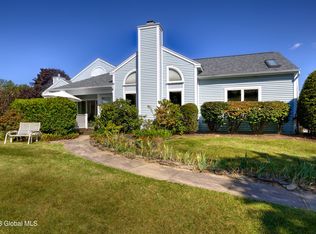 32 Pepper Ln, Saratoga Springs, NY 12866