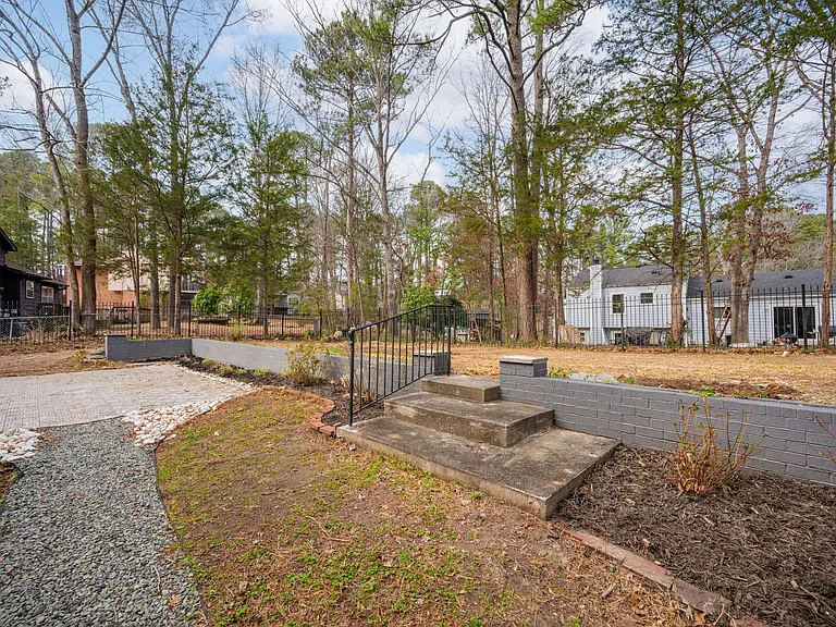 1112 Stonehedge Ave — Photo 39
