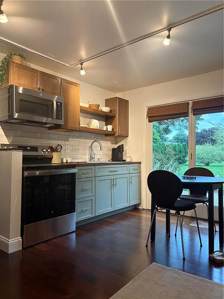 1 bed, 500 sqft, $1,700 — Photo 4