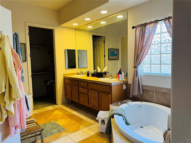 2853 Esmerelda Dr — Photo 13