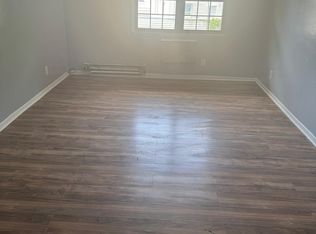 240 Oak St APT 14, Bridgeport, CT 06604