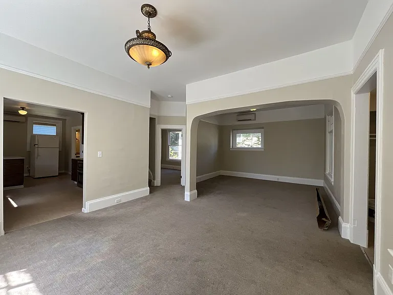 2850 NE Davis St — Photo 16