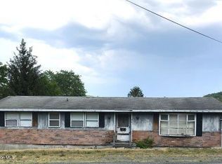 305 Louise Ln, Factoryville, PA