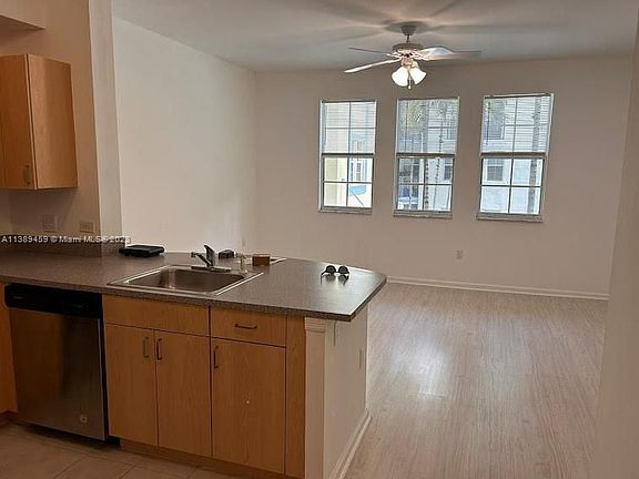 3rd image of 533 NE 3rd Ave APT 236
