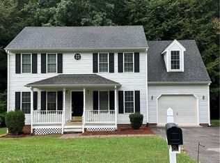 6030 Cameron Bridge Dr, Midlothian, VA 23112