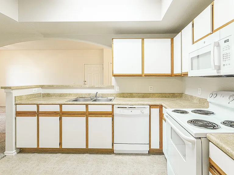 Town Square Apartments — Photo 14