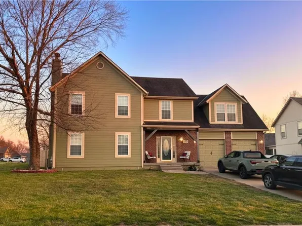 20865 Poplar Ct, Spring Hill, KS 66083