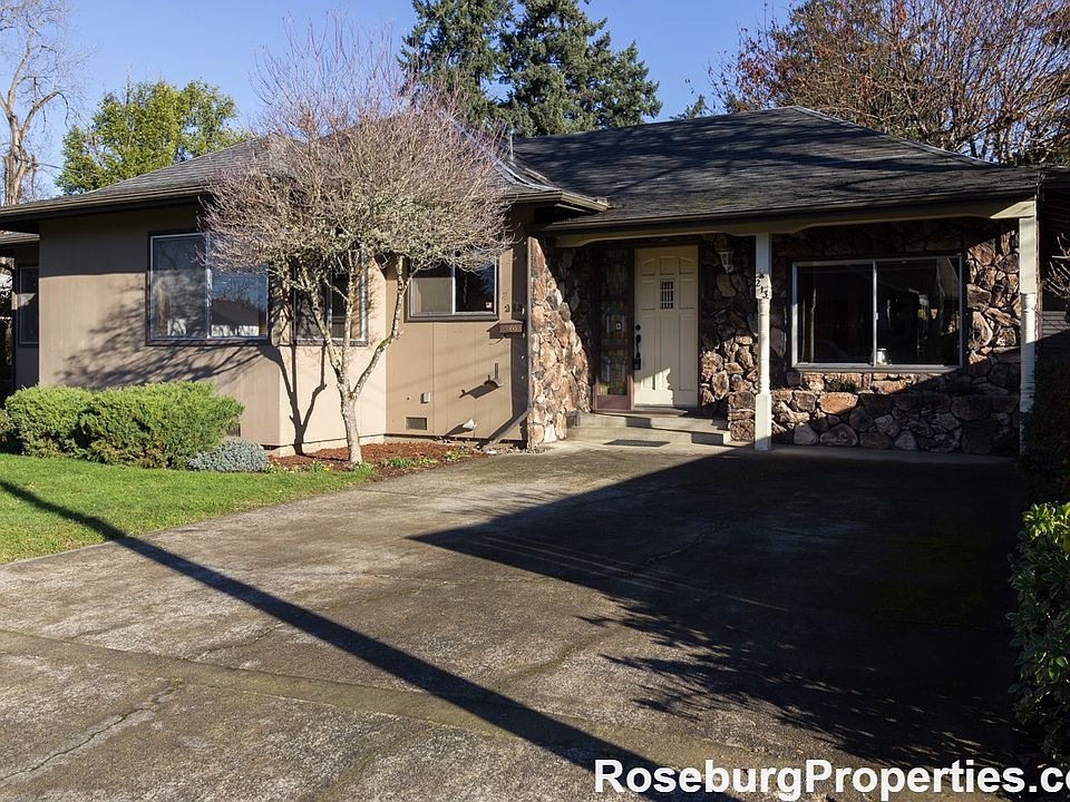 213 W Bowden Street Roseburg