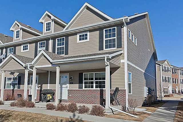 1st image of 915 NE Patchin Ln
