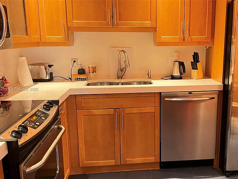 401 Golden Isles Dr #101 — Photo 2