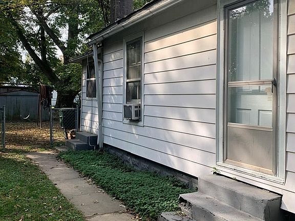 5th image of 812 W 12th St