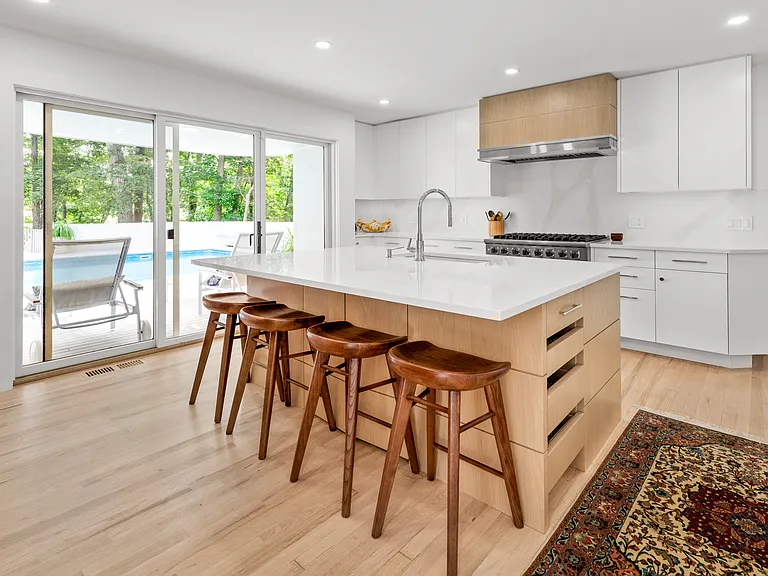 2765 Deerfield Rd — Photo 4