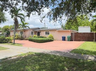 17040 NW 82nd Ave, Hialeah, FL 33015
