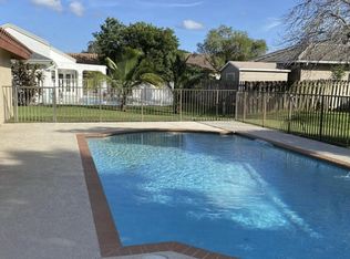 2153 Amesbury Cir, Wellington, FL 33414