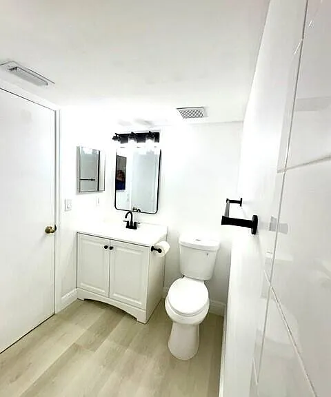 100 Crestwood Ct N #108 — Photo 35