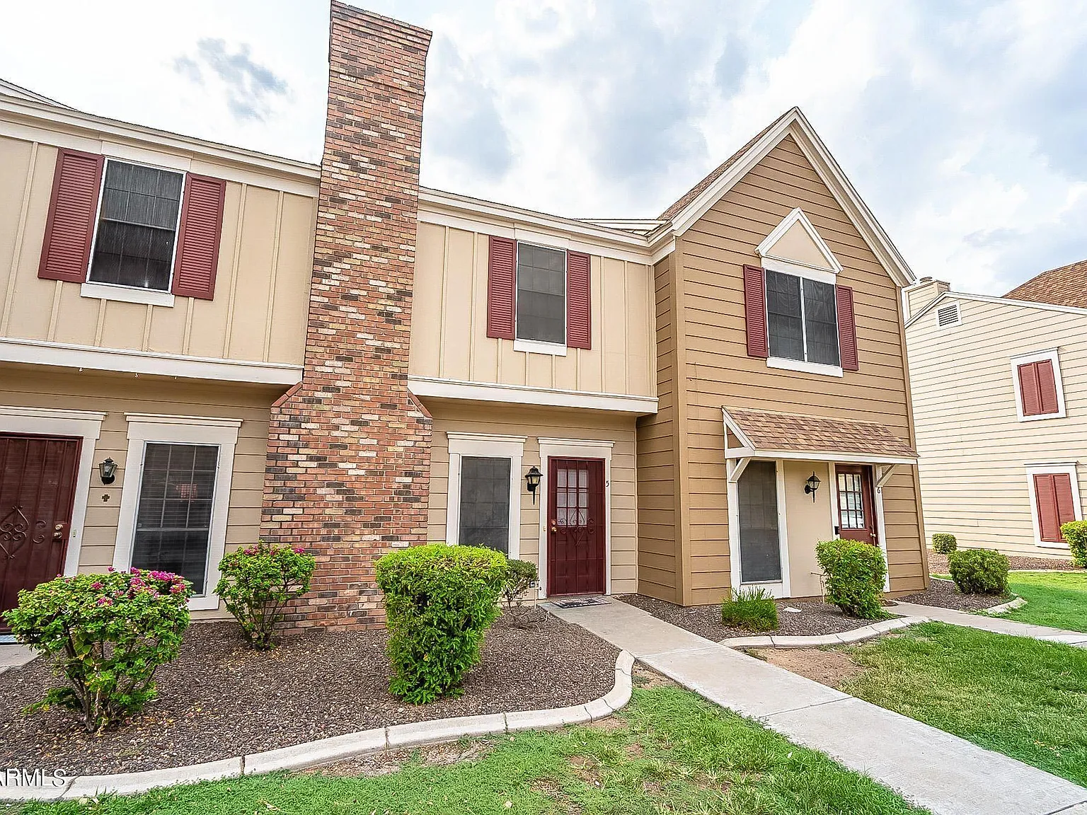 2 bed, 1.5 bath, 840 sqft, $1,500 — Photo 2