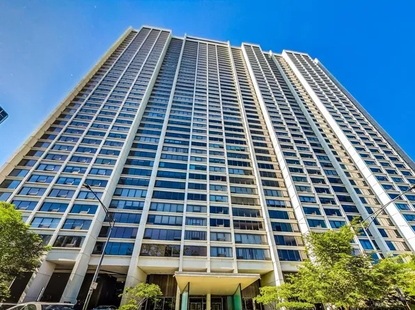 2800 N Lake Shore Dr APT 414, Chicago, IL 60657