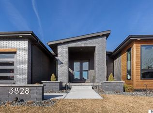 3828 S 212th St, Elkhorn, NE 68022