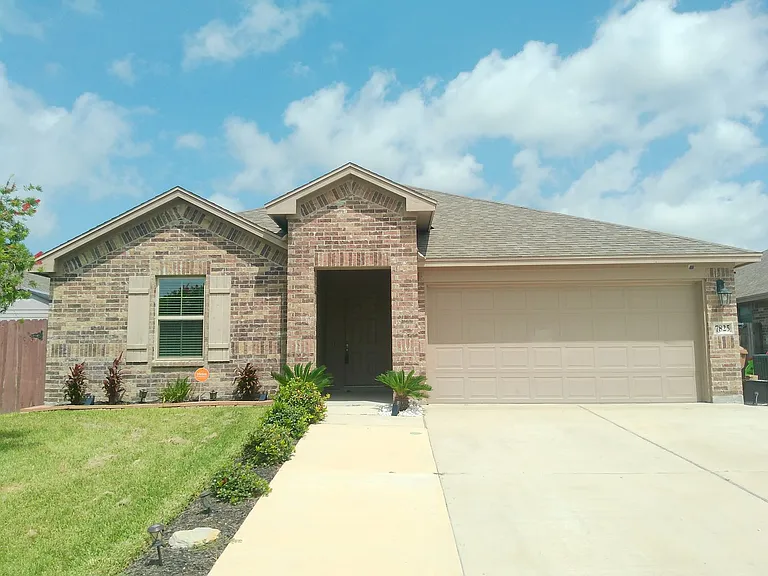 7825 Salais Dr — Photo 1