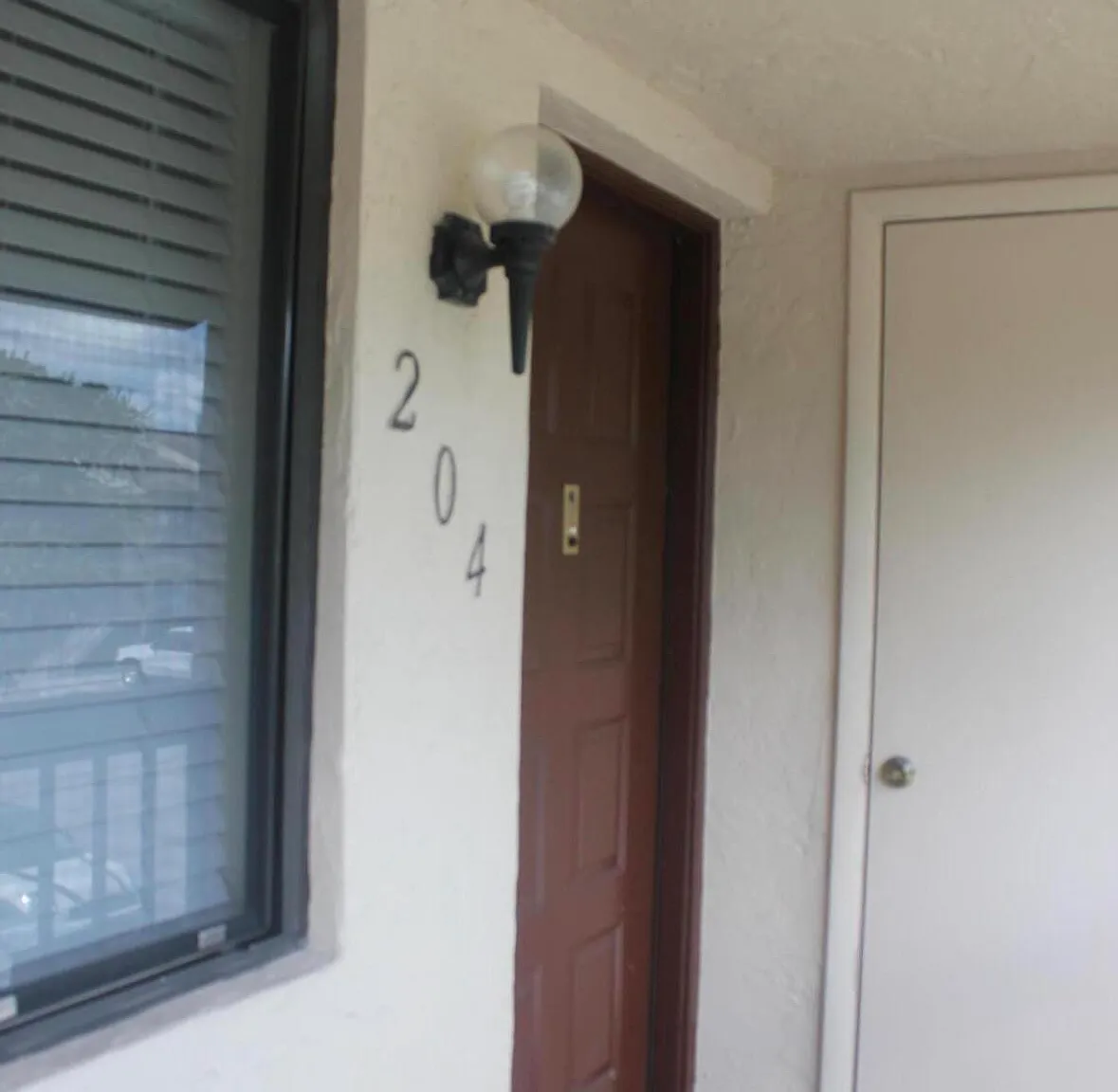 2 bed, 2.0 bath, 950 sqft, $2,200 — Photo 2