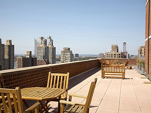 4th image of 130 W 67th St APT 5A