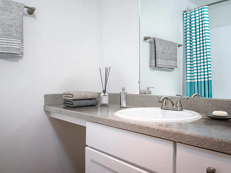 Mountain Knolls | Bathroom