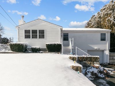 1882 E Main Rd, Portsmouth, RI, 02871