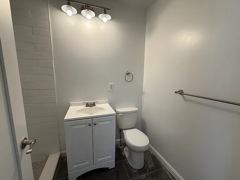 174 Center St — Photo 13