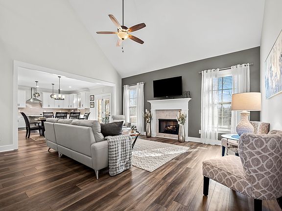4th image of 120 Watermill Ln