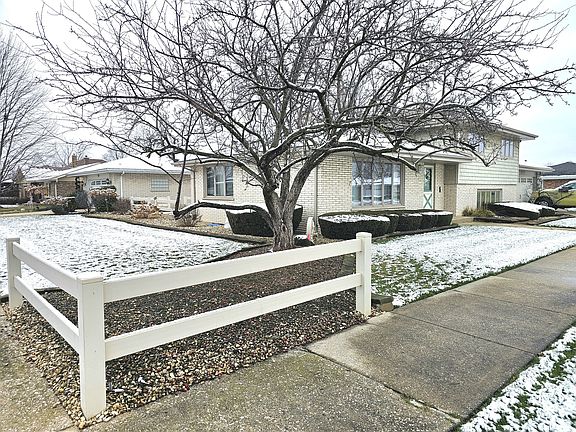 2nd image of 16656 Kimbark Ave