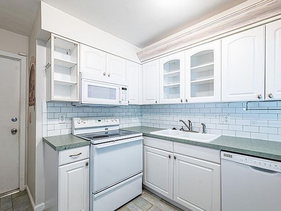 2nd image of 2936 Florida Blvd
