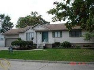 910 Cherry St, Monroe, MI 48161