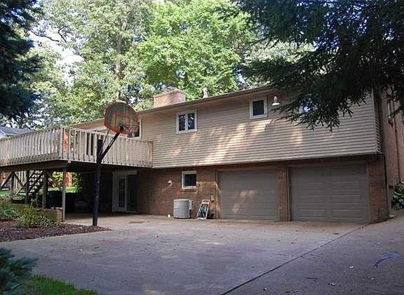 2nd image of 1129 McKenna Way