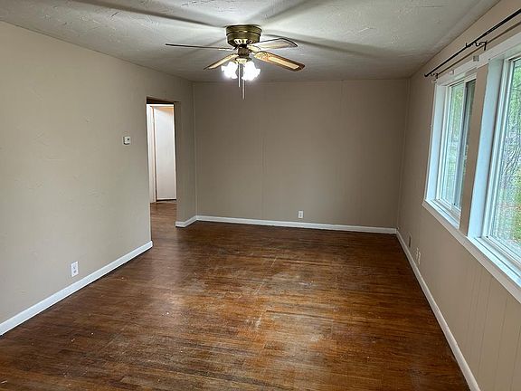 3rd image of 3417 N Pauline Ave