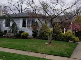 296 Ridgecrest Ave, Staten Island, NY 10312