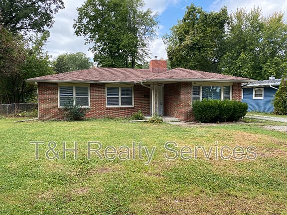 3rd image of 411 Woodlawn Dr