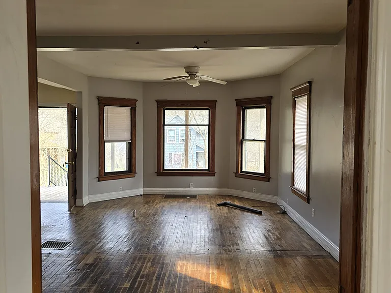 1513 Jefferson Ave — Photo 6